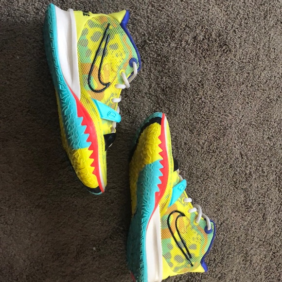 multi colored kyrie size 7.5